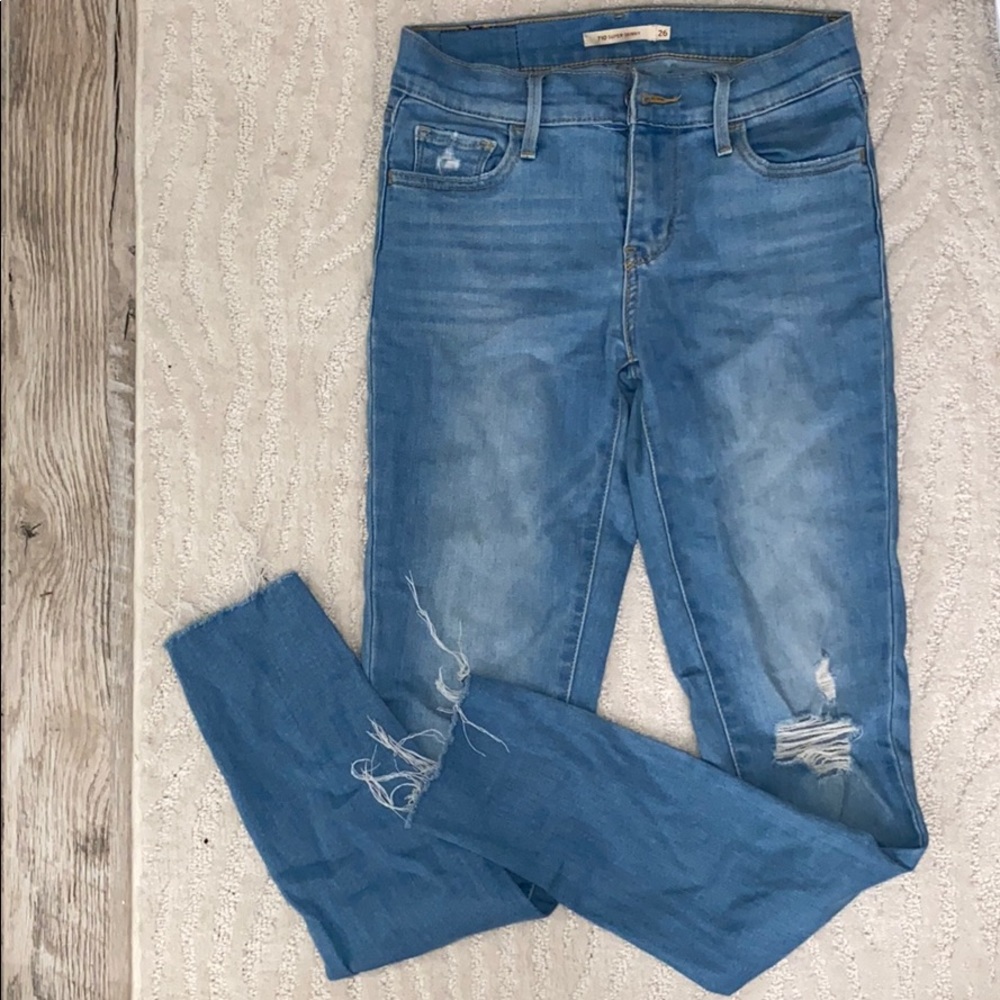 light wash super skinny levi jeans